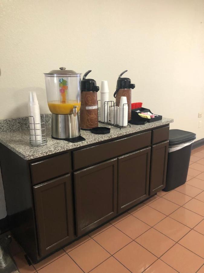 Red Roof Inn & Suites Lexington - Hamburg Екстериор снимка