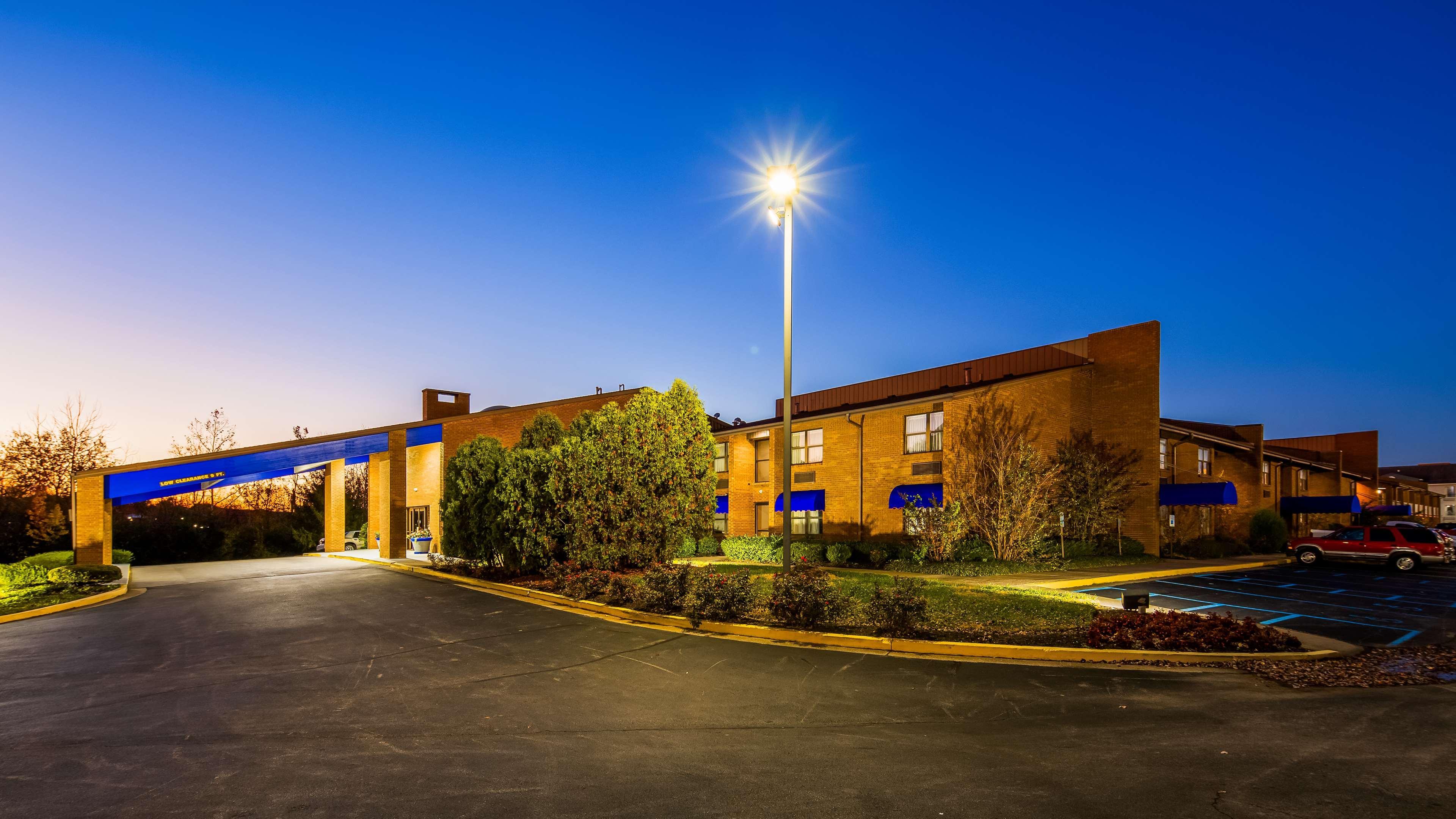 Red Roof Inn & Suites Lexington - Hamburg Екстериор снимка