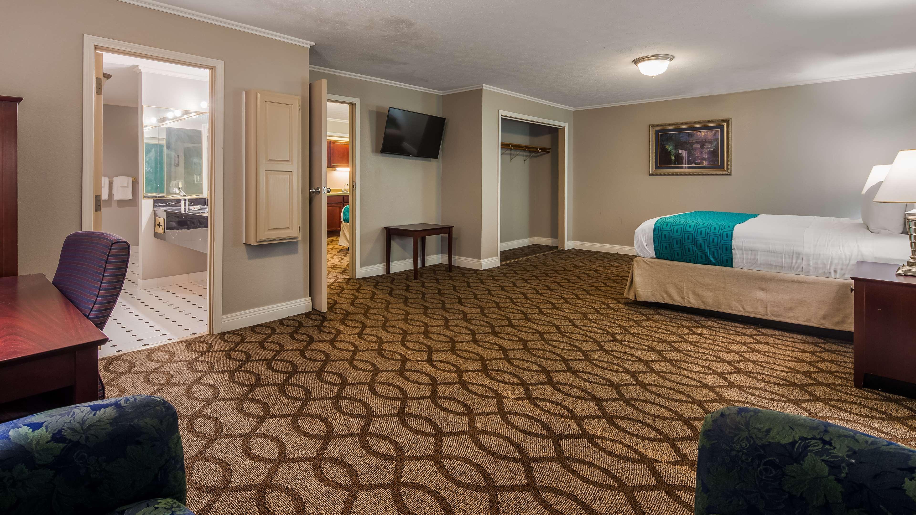 Red Roof Inn & Suites Lexington - Hamburg Екстериор снимка