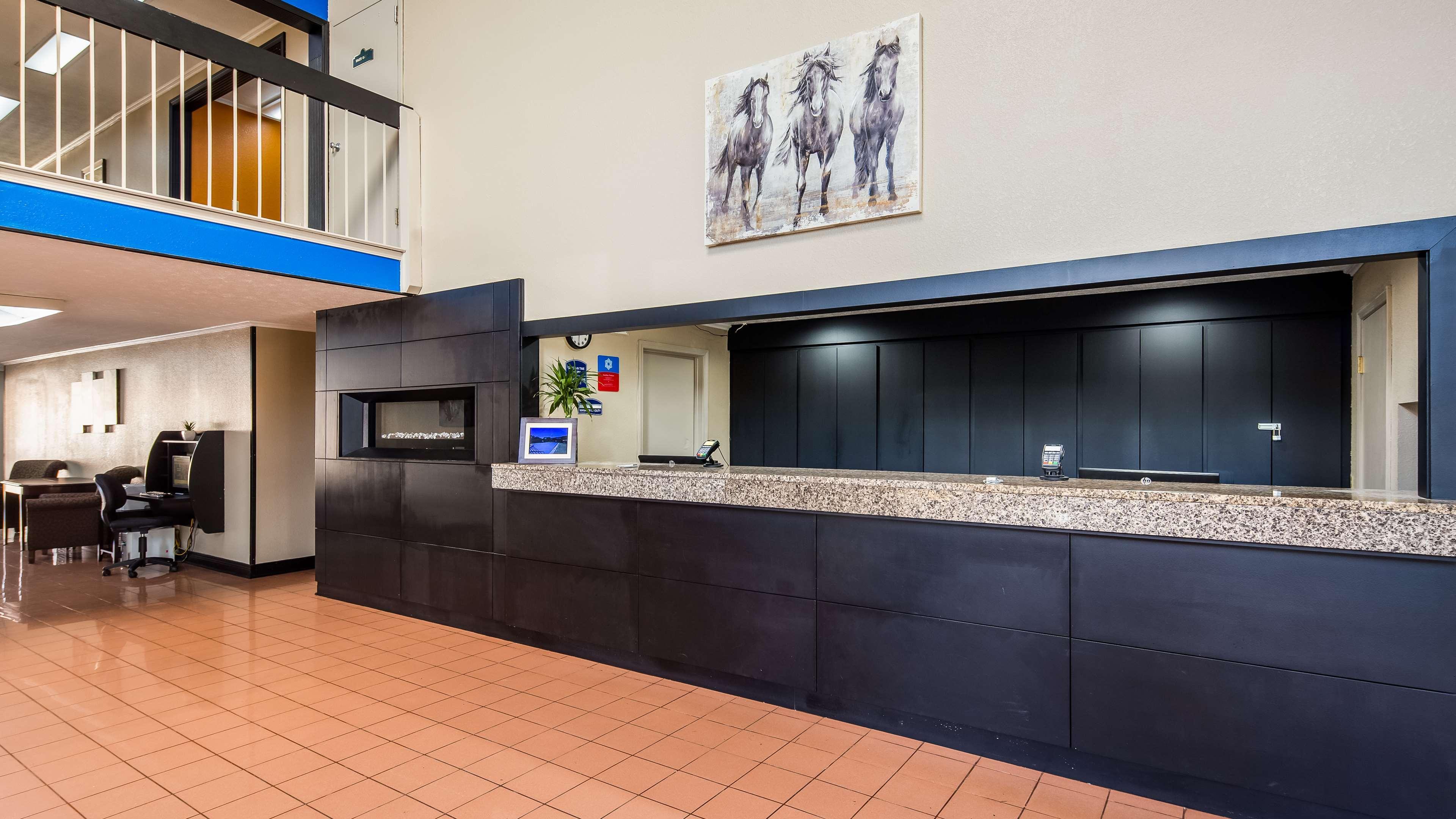 Red Roof Inn & Suites Lexington - Hamburg Екстериор снимка