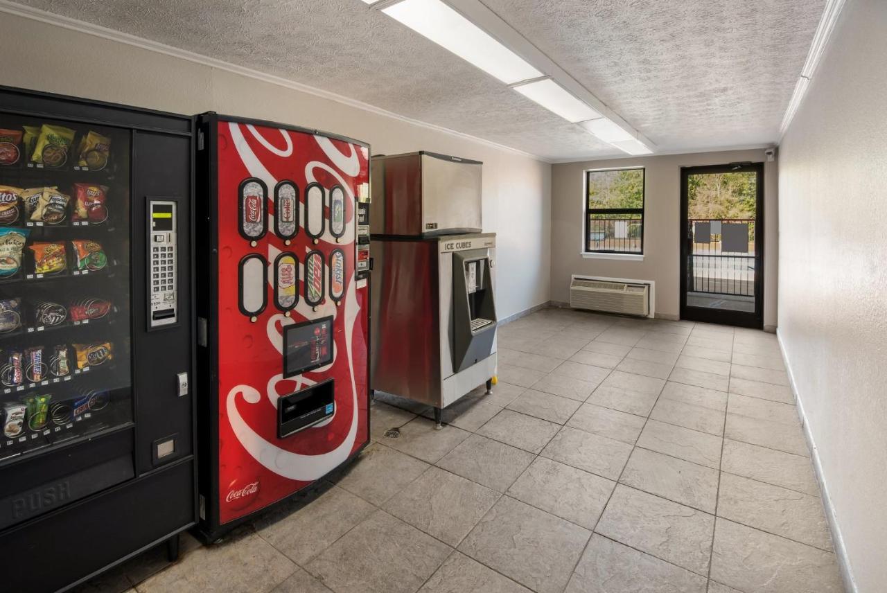 Red Roof Inn & Suites Lexington - Hamburg Екстериор снимка