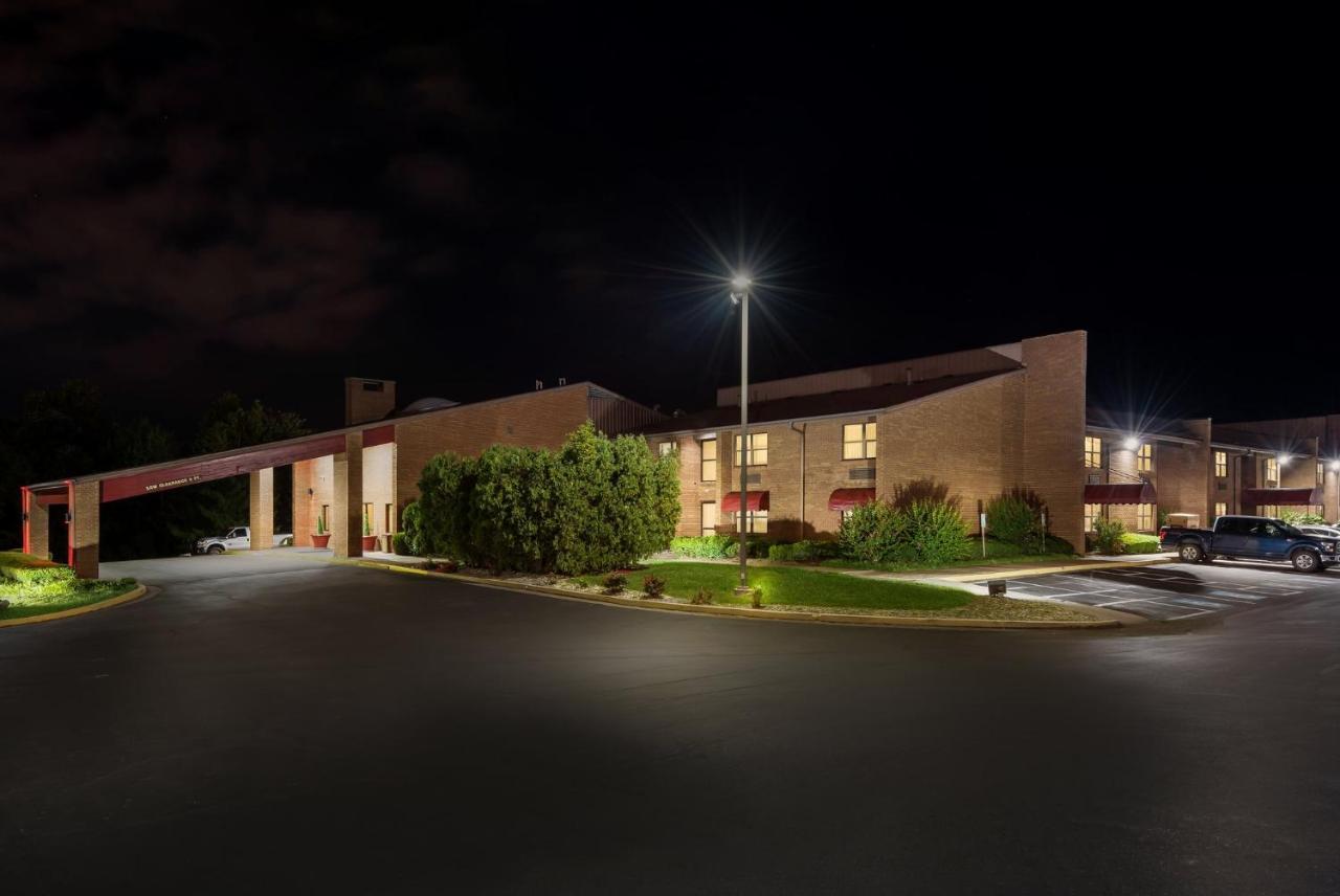 Red Roof Inn & Suites Lexington - Hamburg Екстериор снимка